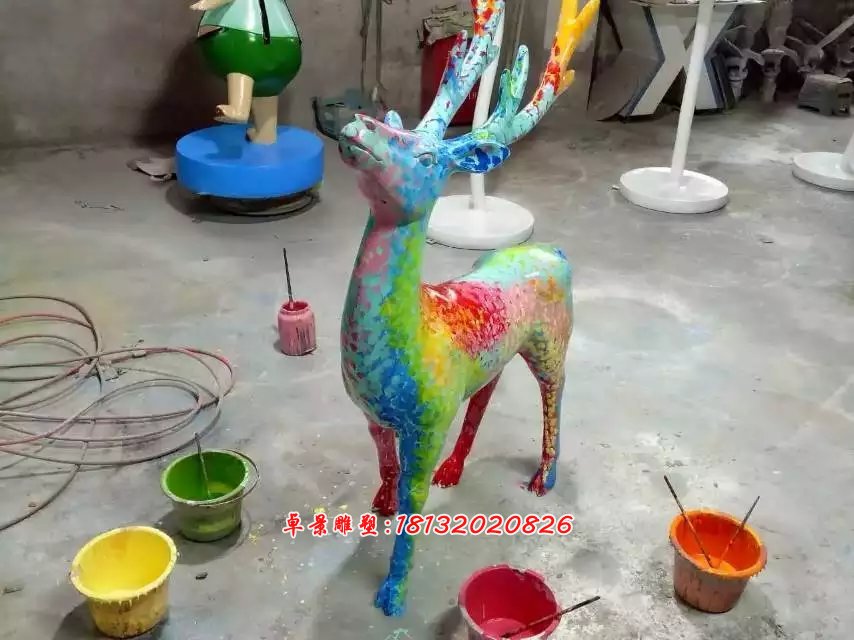 玻璃鋼彩色小鹿雕塑，卡通小鹿雕塑