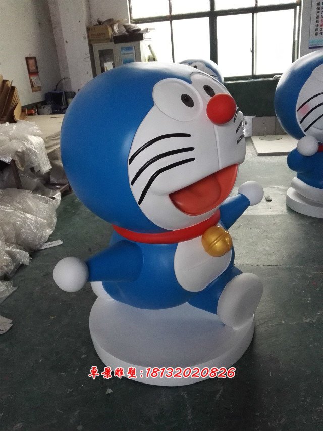 機(jī)器貓彩繪雕塑，玻璃鋼卡通機(jī)器貓現(xiàn)貨雕塑