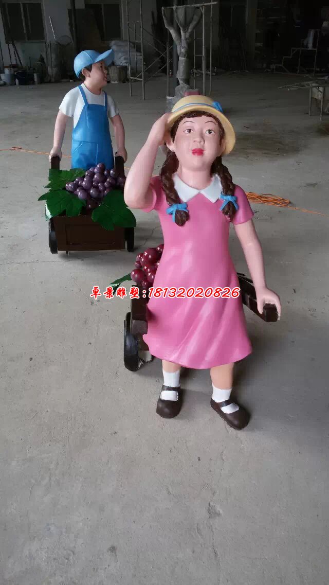 玻璃鋼摘葡萄雕塑，玻璃鋼人物雕塑 (1)