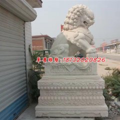 石雕北京獅，踩球石獅子雕塑
