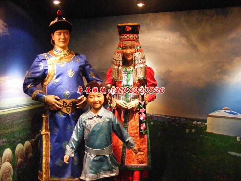 玻璃鋼少數(shù)民族人物雕塑，一家三口雕塑