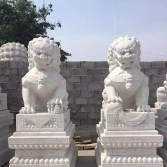 石獅子，石雕動物