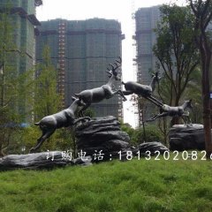 梅花鹿銅雕，跑著的梅花鹿銅雕