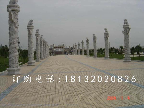 青石華表，廣場龍柱石雕