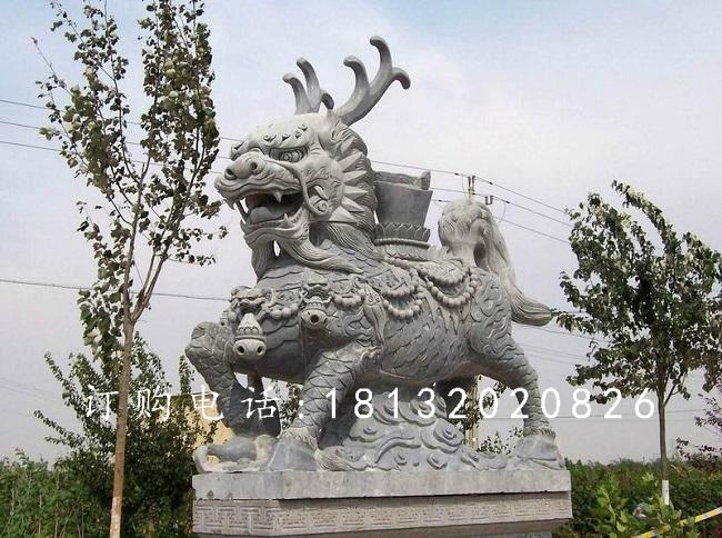 麒麟馱寶石雕，青石麒麟雕塑