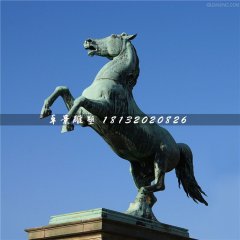 青銅馬雕塑，廣場(chǎng)立馬銅雕