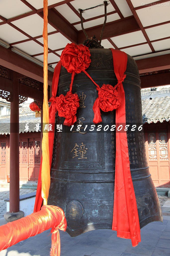 鐘雕塑，廣場銅鐘雕塑