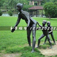 老鷹捉小雞銅雕，公園抽象人物雕塑
