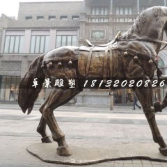 坐騎雕塑，廣場銅馬雕塑