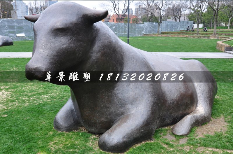臥著的牛銅雕,公園抽象動(dòng)物雕塑