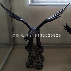 雄鷹展翅石雕，老鷹石雕