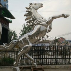 不銹鋼立馬，企業(yè)門口雕塑
