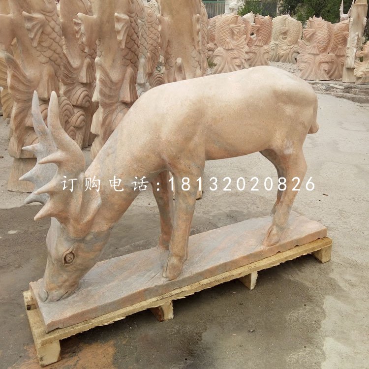 小鹿吃草石雕，晚霞紅動(dòng)物雕塑