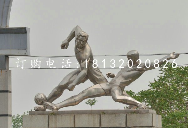 踢足球雕塑，不銹鋼運(yùn)動(dòng)雕塑