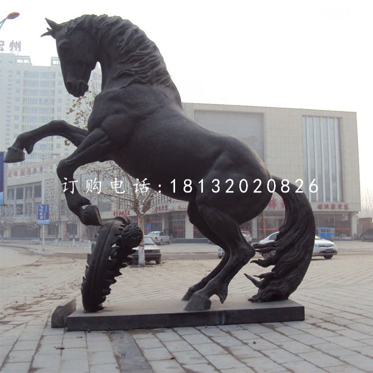 立馬銅雕，廣場銅雕馬