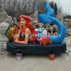 趴著的美人魚雕塑，玻璃鋼卡通雕塑