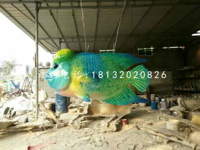 彩繪魚雕塑，玻璃鋼動(dòng)物