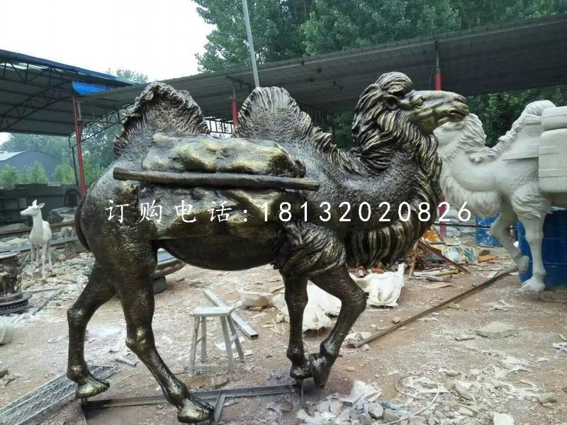 馱貨駱駝雕塑,玻璃鋼仿銅動物雕塑