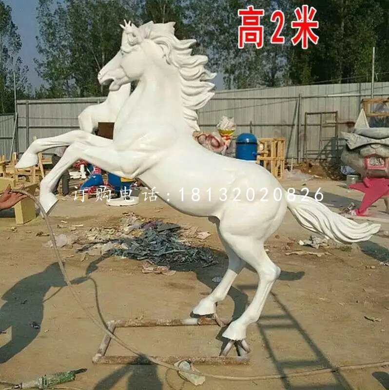 白色立馬雕塑，玻璃鋼動物雕塑