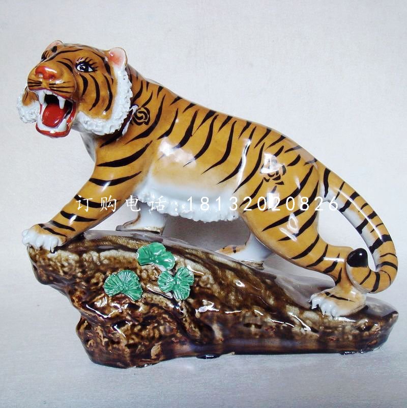 玻璃鋼老虎上山雕塑，動(dòng)物雕塑