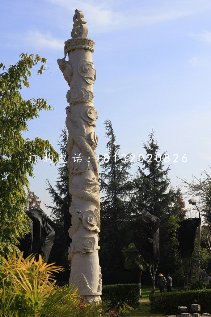 盤龍柱雕塑，石雕柱子