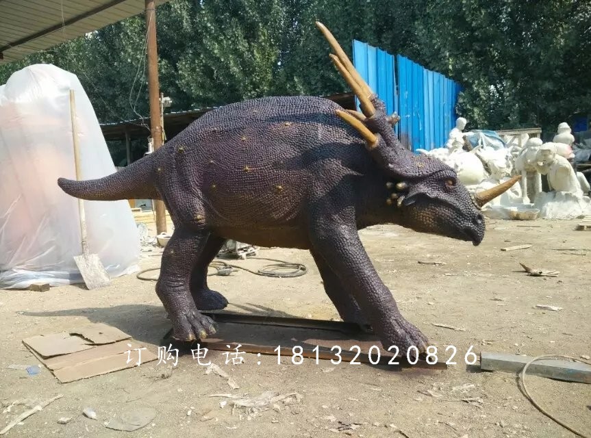 玻璃鋼仿真恐龍，公園動物雕塑.jpg