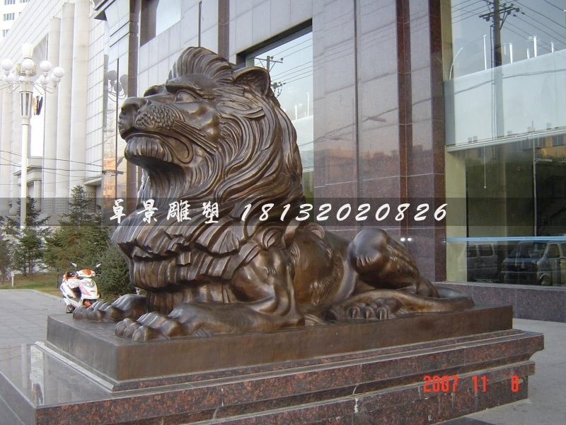企業(yè)門口獅子雕塑，趴著的獅子銅雕