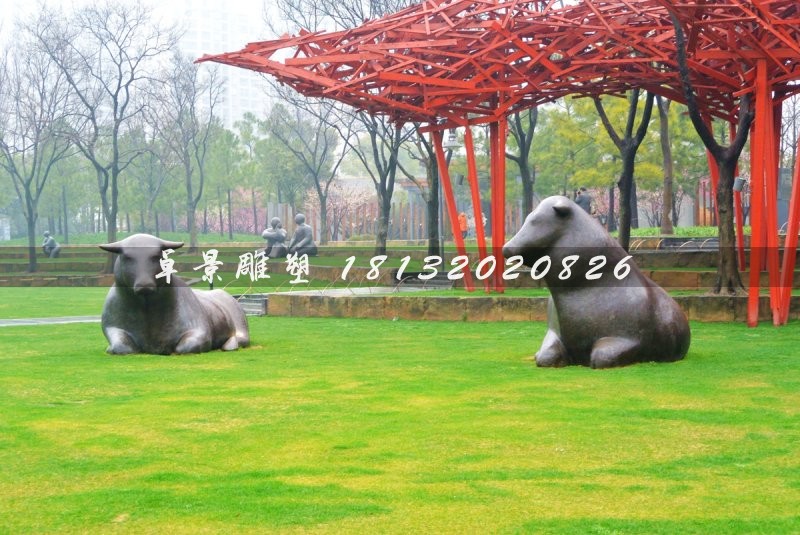 抽象牛銅雕，公園動物銅雕