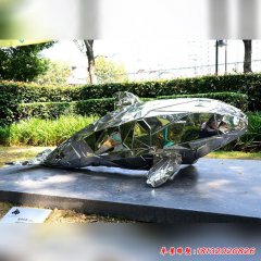 不銹鋼抽象鯊魚(yú)雕塑