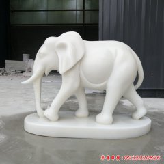 一對(duì)大象石雕